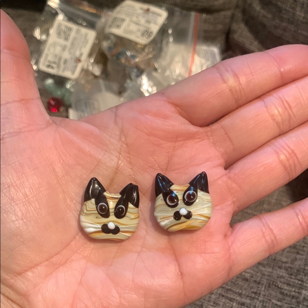 Bead glass Ben blk by fire mountain gems Cute Cat Face Earrings
